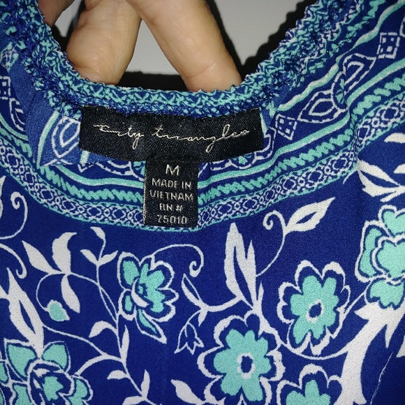 City Triangles off the shoulders romper . size M - Picture 3 of 5